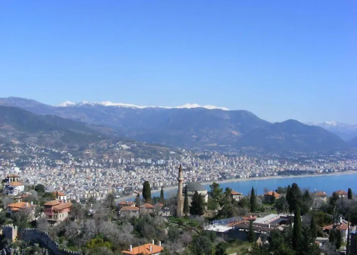 Дом отдыха Charming With A Pool *