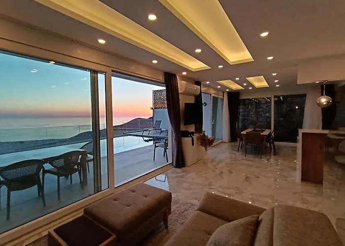 Charming With A Pool *