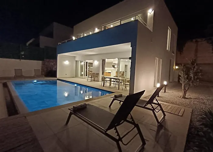 Charming With A Pool Дом отдыха *