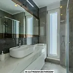Σπίτι διακοπών Charming With A Pool