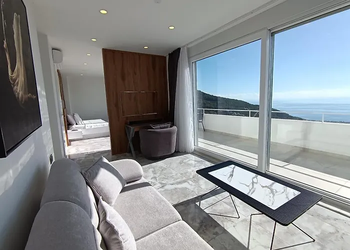 Charming With A Pool *