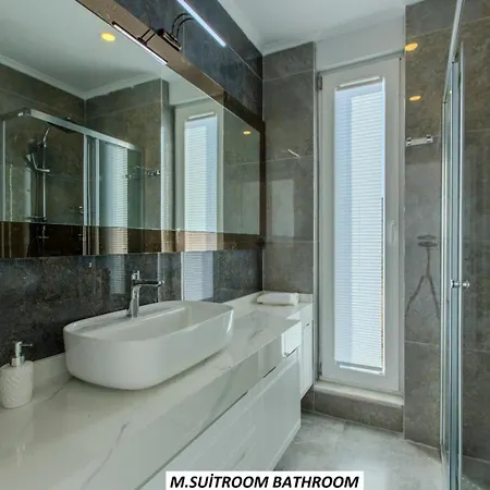 Будинок відпочинку Charming With A Pool