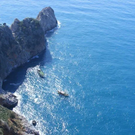 Будинок відпочинку Charming With A Pool