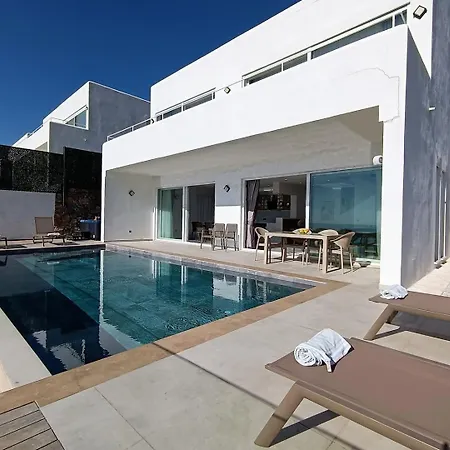 Будинок відпочинку Charming With A Pool