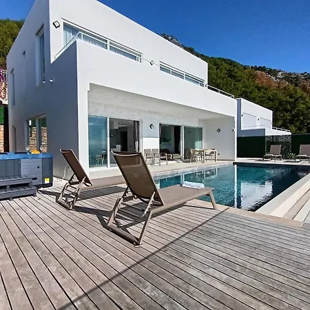 Будинок відпочинку Charming With A Pool Аланія