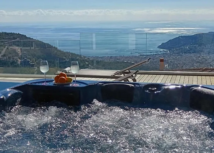 בית נופש Charming With A Pool