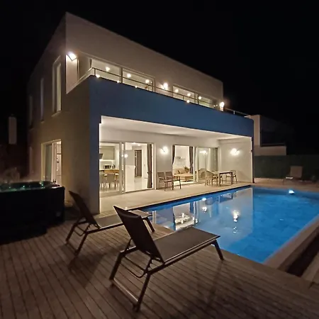 Charming With A Pool Дом отдыха Алания